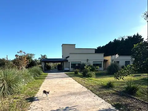 Casa quinta en venta en Chacras del Ocho, al lado de Pilará