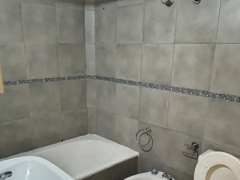 Departamento en Alquiler en Floresta, $ 700.000