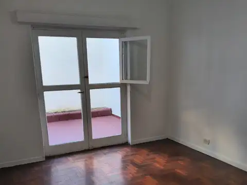 SE ALQUILA 2 AMB. CON PATIO EN FLORESTA