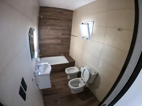 DEPARTAMENTO 2 AMB – 2º PISO AL FTE c/ BALCÓN