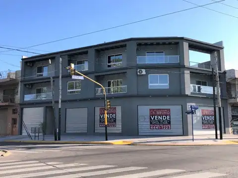DEPARTAMENTO 2 AMB – 2º PISO AL FTE c/ BALCÓN