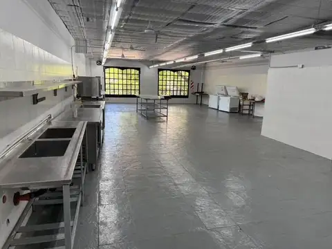 VENTA LOCAL 205 M2 GASTRONOMÍA Y VARIOS VILLA LURO