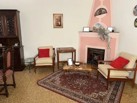 Casa 5 ambientes con 1 baño