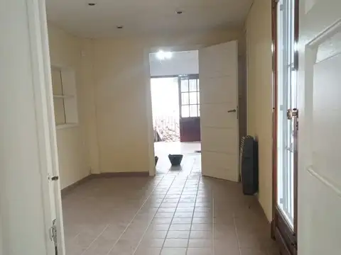 Casa en Alquiler con 1 cochera