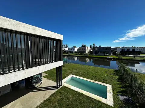 Casa en  venta  a la laguna en el Barrio Laguna grande, Villanueva, Tigre
