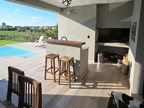 Casa en Venta en Pilar del Este - Santa Elena, USD 340.000