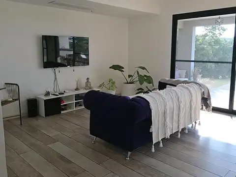 Casa 5 ambientes con 3 baños, fondo y Pilera en Pilar del Este, Santa Elena