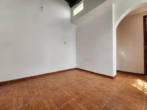 Departamento en Alquiler en Tolosa, $ 600.000