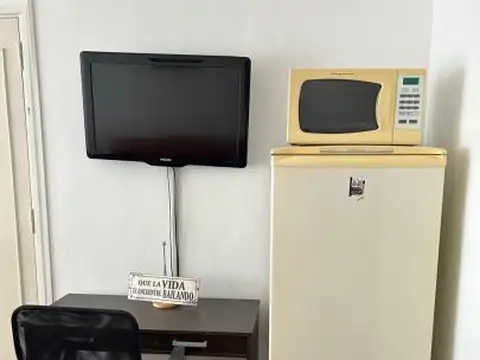 Palermo, Paraguay 3600, 1 amb, 30m2, u$s 500 + expensas ( Oct 2025= $ 90,000) + luz + gas.