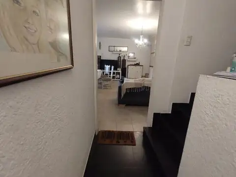 Depto Tipo Casa 4 ambientes con 2 baños