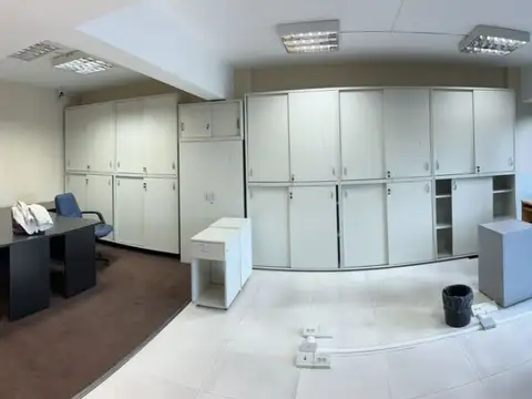 Oficina 5 ambientes con 3 baños