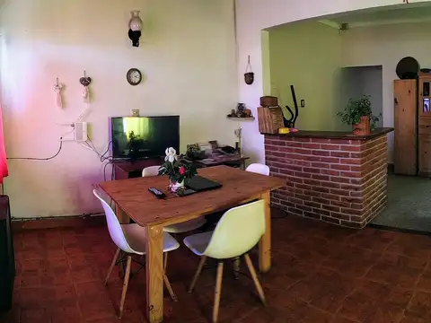 Casa 3 ambientes con 1 baño