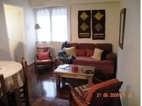 Impecable departamento de 2 ambientes, en edificio antiguo