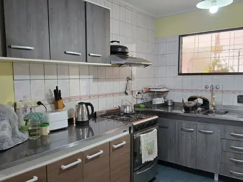 Casa 3 ambientes con 2 baños