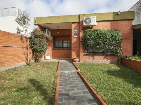 Venta lote 2 casas de 4 amb + quincho y cochera