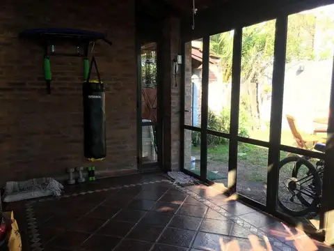 Excelente duplex sobre rodriguez peña al 1800 - Castelar Nor