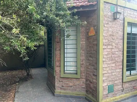 Casa 2 ambientes con 1 baño