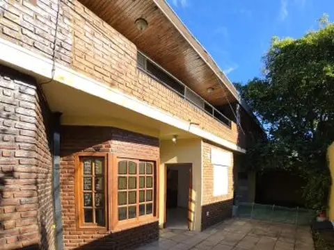 ¡OPORTUNIDAD EN TAPIALES! PH DÚPLEX 3 AMBIENTES CON PATIO – APTO CRÉDITO