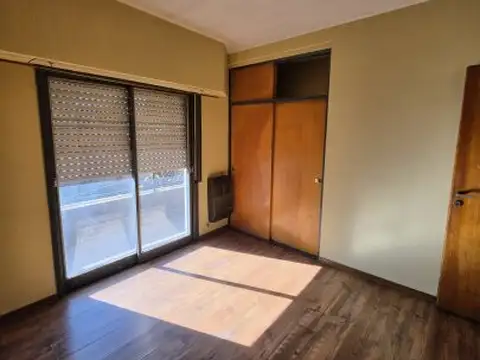 ¡OPORTUNIDAD EN TAPIALES! PH DÚPLEX 3 AMBIENTES CON PATIO – APTO CRÉDITO