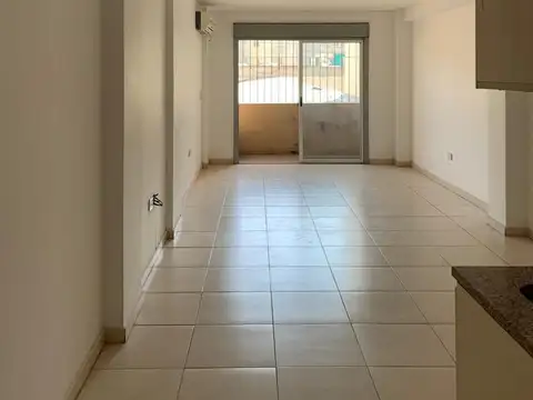Departamento en Alquiler en Chacarita, $ 600.000