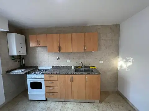 General Paz 700, Piso 1°