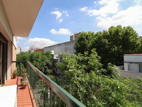 Departamento 4 ambientes con 3 baños