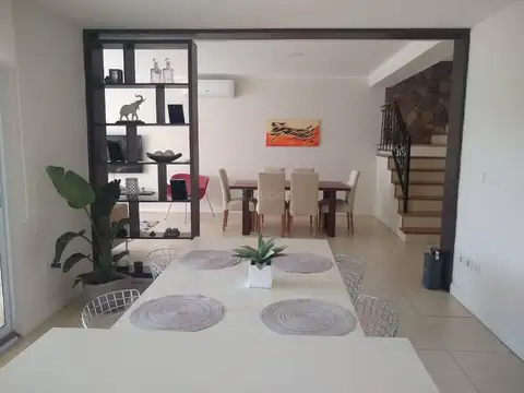 Casa en Alquiler de 3 dormitorios