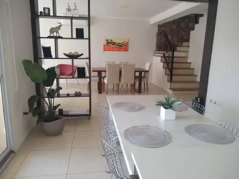 Casa en Alquiler en San Gabriel, $ 2.200