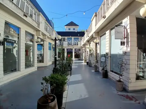 VENTA LOCAL - PASEO VICTORIA - FUNES