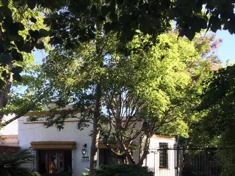 Casa en venta - 2 Dormitorios 1 Baño - 670Mts2 - Burzaco