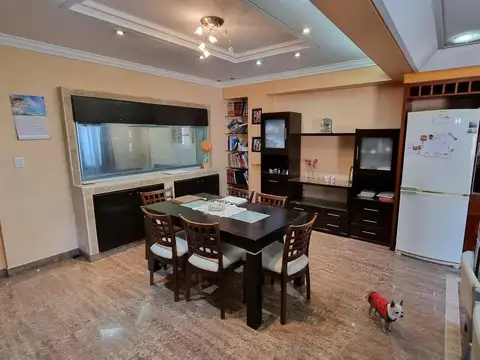 Casa 5 ambientes con 3 baños