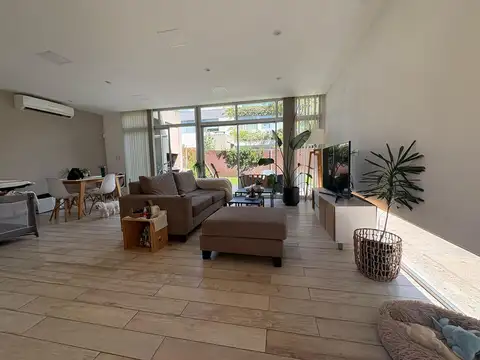 Casa en Venta en City Bell, USD 145.000