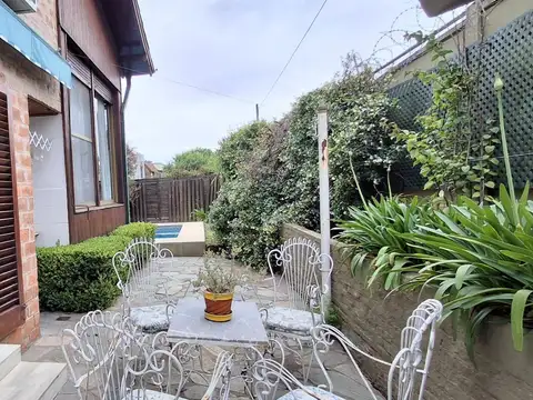 Casa 4 ambientes con 2 baños