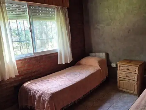VENTA CASA QUINTA EN EZEIZA -AMPLIO LOTE Y QUINCHO