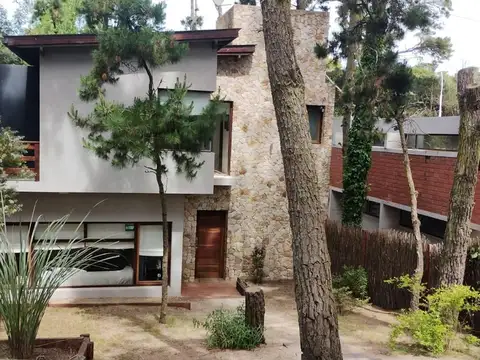 Hermosa casa 3 ambientes, en zona sur de mar azul 