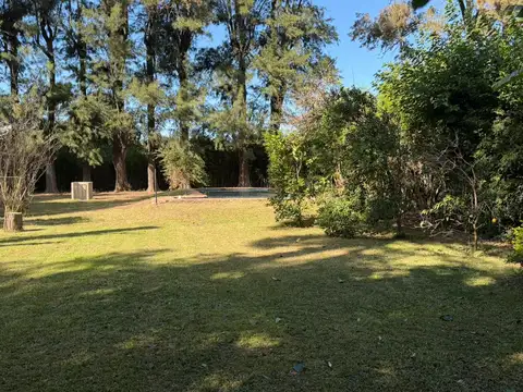 Lote de 432 m2 con piscina en venta en Maschwitz