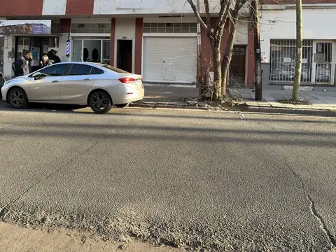 Local en venta a mts de Juzgados de La Matanza