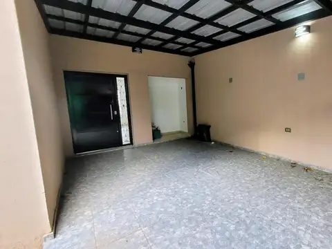 Casa 3 ambientes con 2 baños