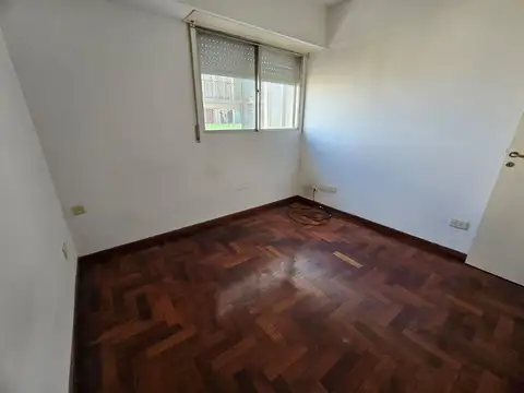 VENTA 4 AMBIENTES CON BALCON REFACCIONADO A NUEVO