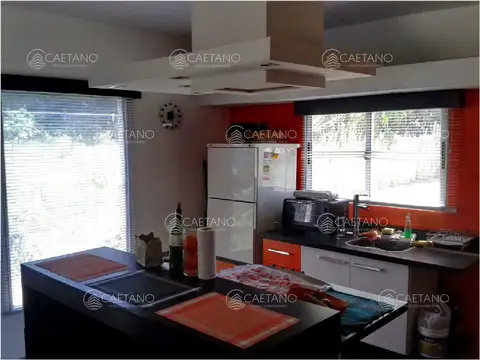 Casa 2 ambientes con 1 baño