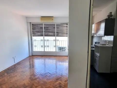 LINDO. 2 dormitorios al C.frente. Piso Alto  MUY LUMINOSO  .BARRIO HOGAR OBRERO.PARQUE.