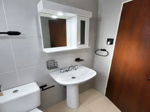 Casa en Alquiler en City Bell, $ 900.000