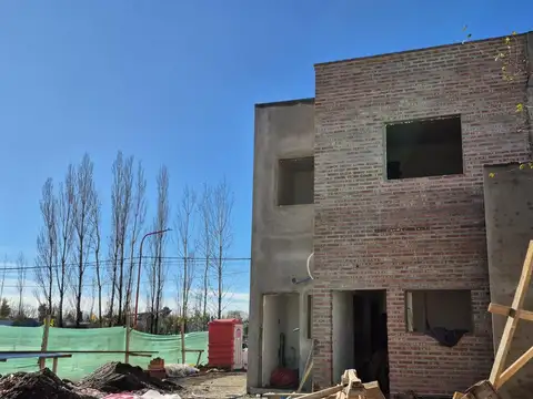 Depto Tipo Casa en Venta al Este