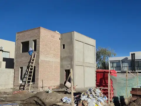 EN VENTA DÚPLEX 2DORM   ESCRITORIO | B° RINCÓN LINDO - CIPOLLETTI | EN CONSTRUCCIÓN