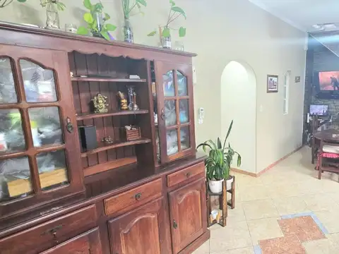 Casa 4 ambientes con 1 baño