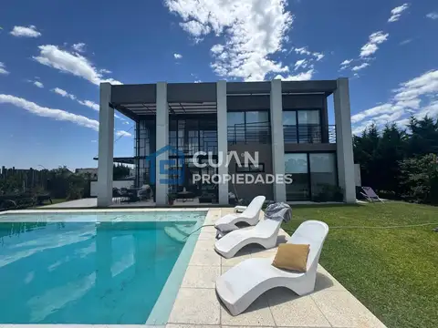 Casa en Alquiler de 3 dormitorios