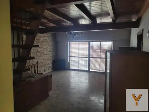 Departamento en venta - 3 Dormitorios 2 Baños - Banfield