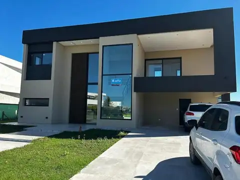 Casa de 5 ambientes A ESTRENAR, con hermosa vista en Terralagos. Canning, Ezeiza.