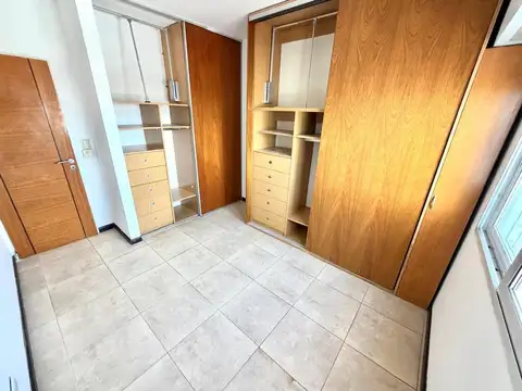 Departamento 3 ambientes con 2 cocheras en excelente estado