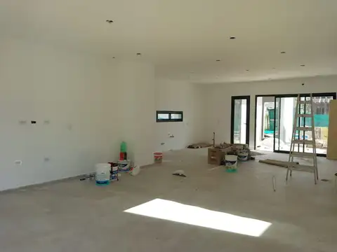 Casa 5 ambientes con 3 baños